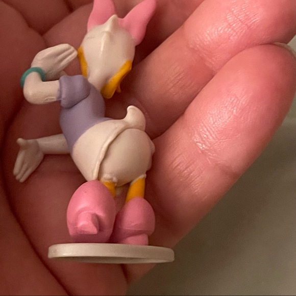 Vintage Disney Daisy duck figurine - Picture 3 of 3
